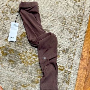 Alo brand new!! With tags! Brown blissful legging 7/8